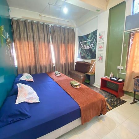 Pesona Backpackers Inn コタバル エクステリア 写真