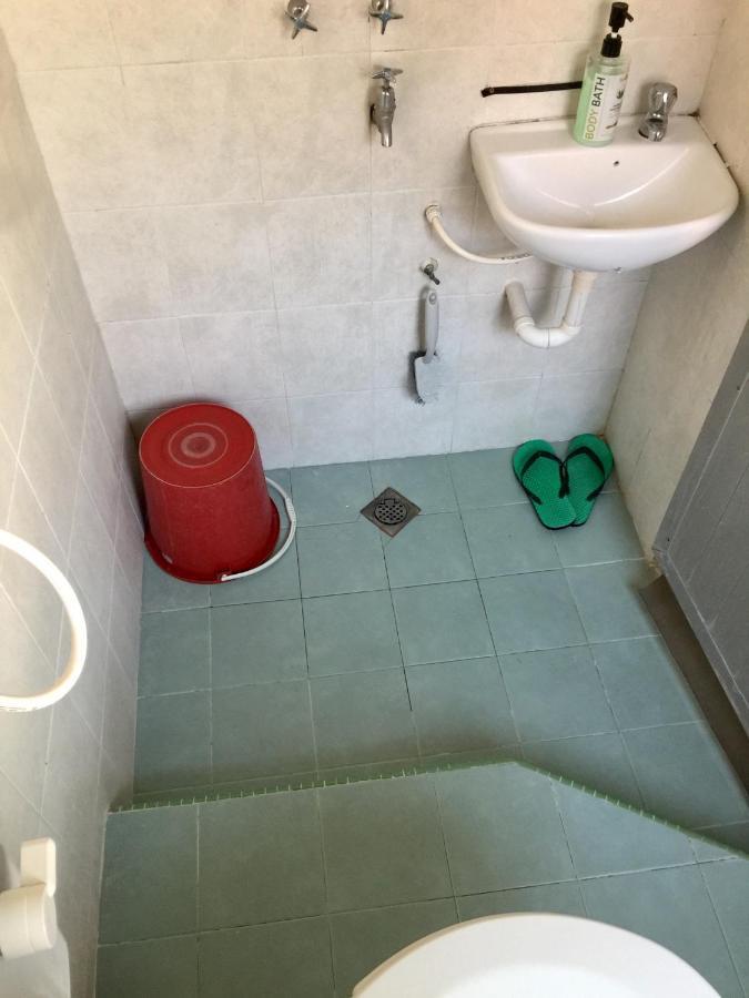 Pesona Backpackers Inn コタバル エクステリア 写真