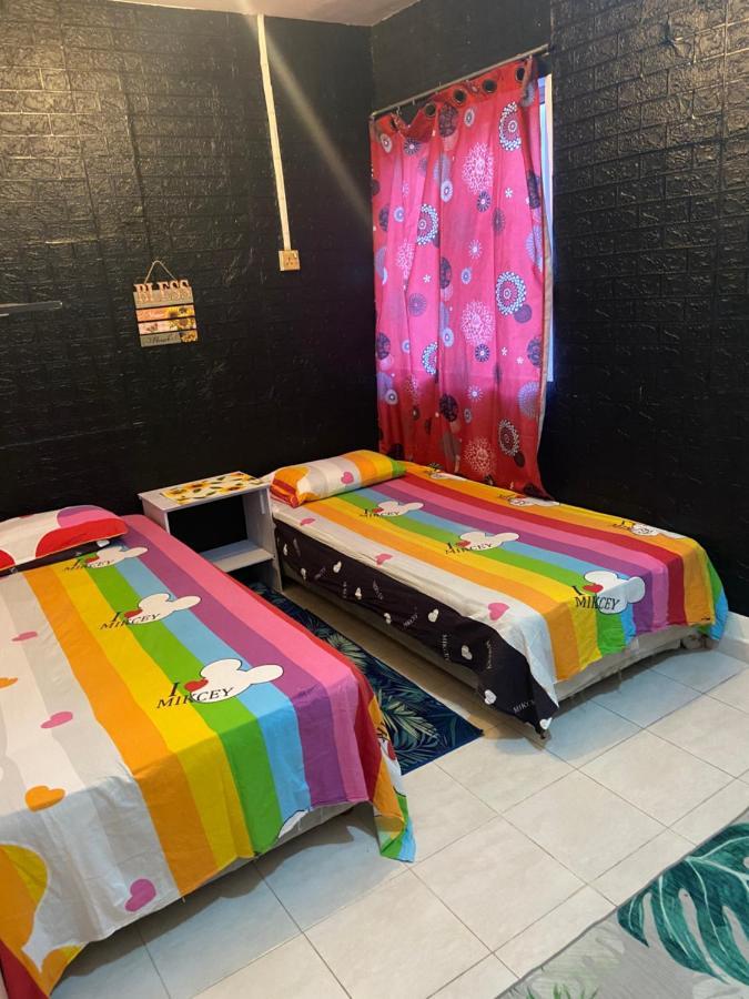Pesona Backpackers Inn コタバル エクステリア 写真