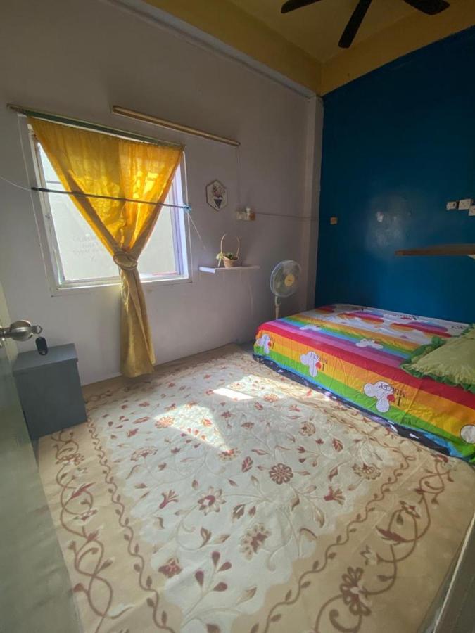 Pesona Backpackers Inn コタバル エクステリア 写真