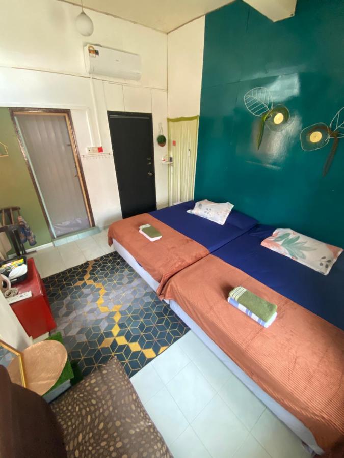 Pesona Backpackers Inn コタバル エクステリア 写真