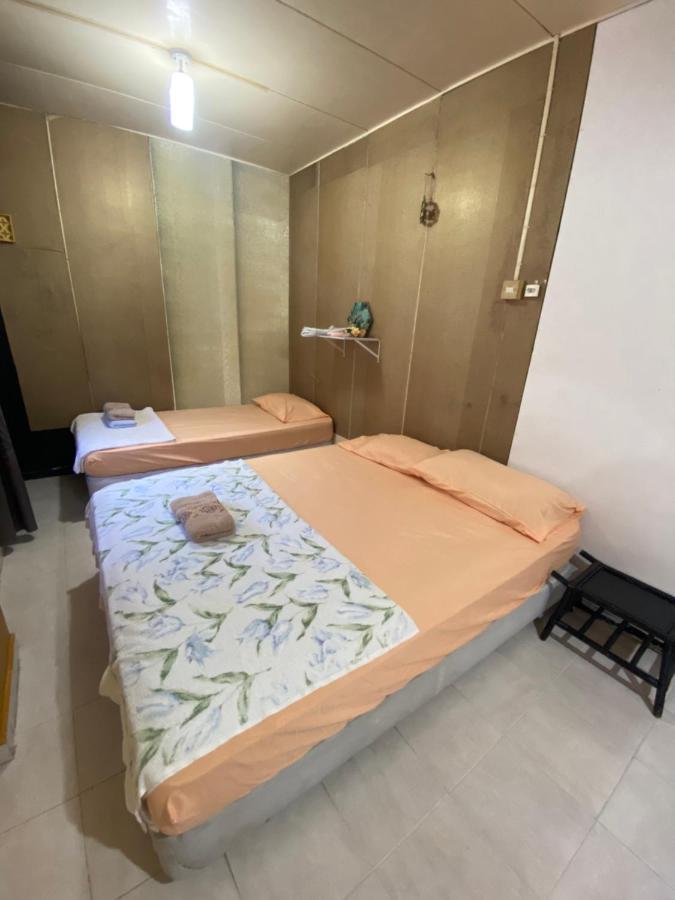 Pesona Backpackers Inn コタバル エクステリア 写真