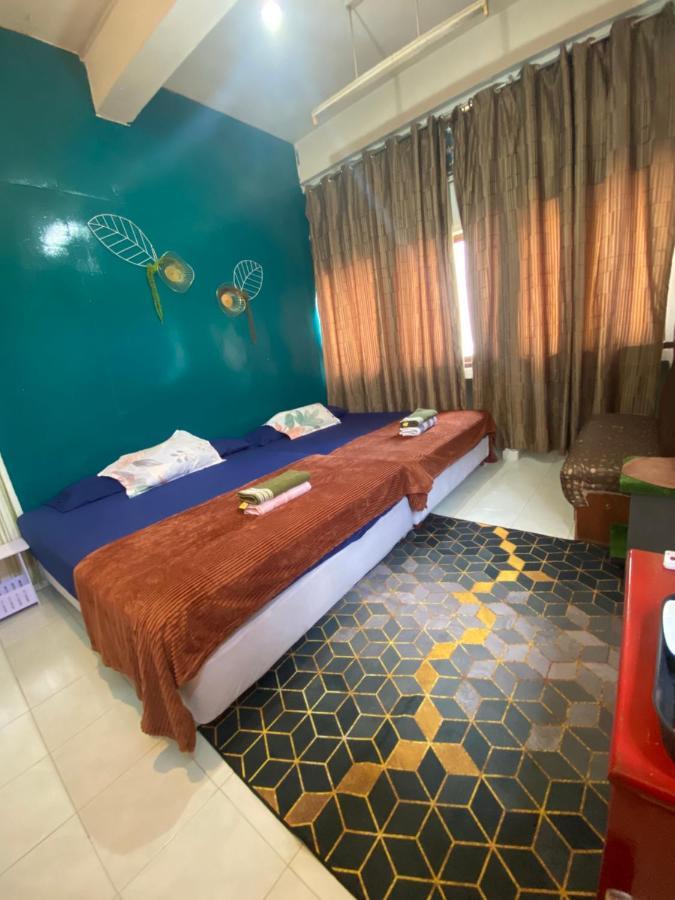 Pesona Backpackers Inn コタバル エクステリア 写真